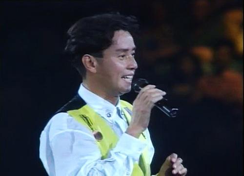 谭咏麟事件持续升级，爆料者不断放猛料，事情的真相究竟如何