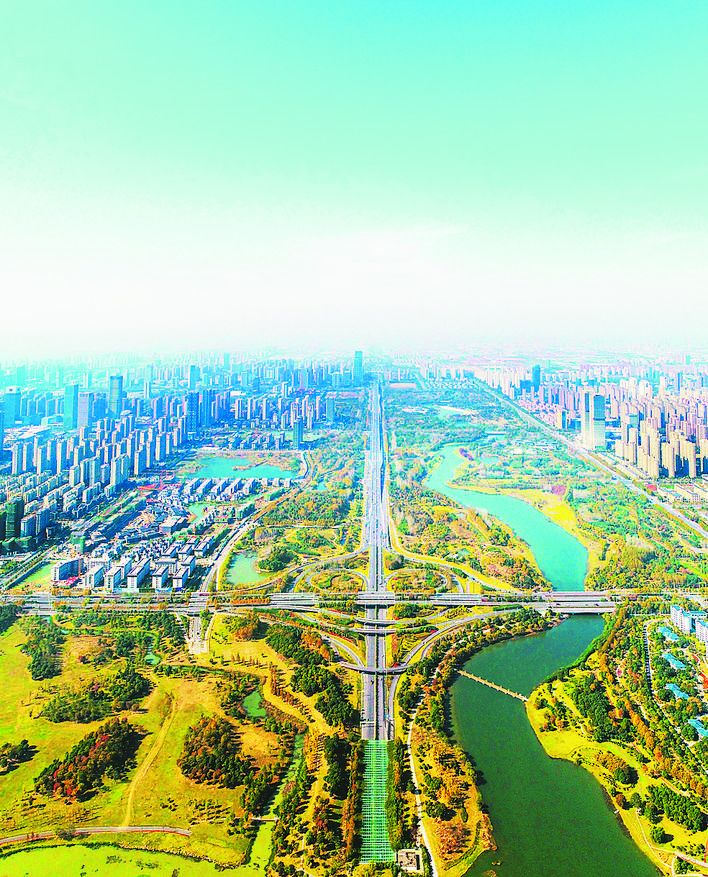 12座高架在合肥上空“腾飞”见证城市发展