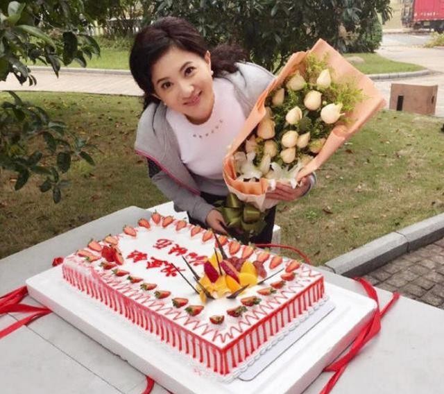 “国民闺女”金铭，9岁红遍全国、18岁考上北大，如今怎么样了？