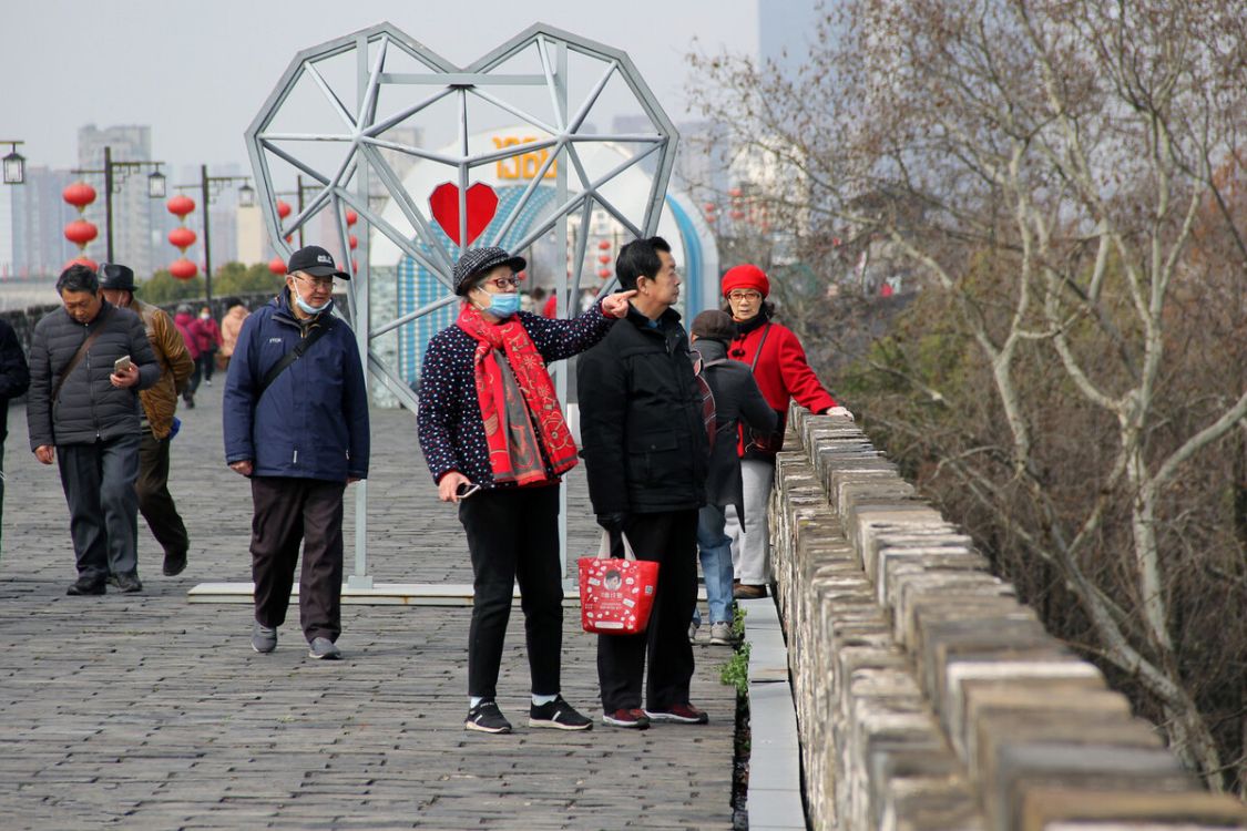 正月十五元宵节，记住传统“1吃2拜3不碰4要做”，为家人祈福安康